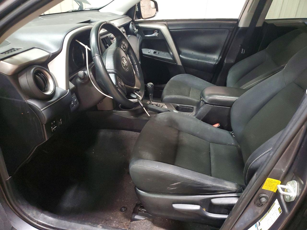 2016 TOYOTA RAV4 XLE photo 7