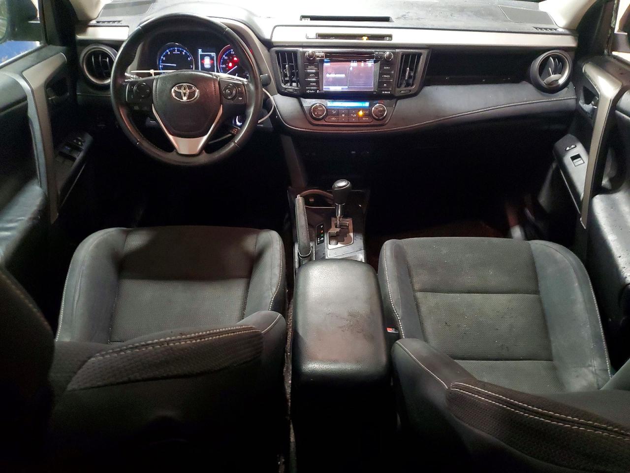 2016 TOYOTA RAV4 XLE photo 8