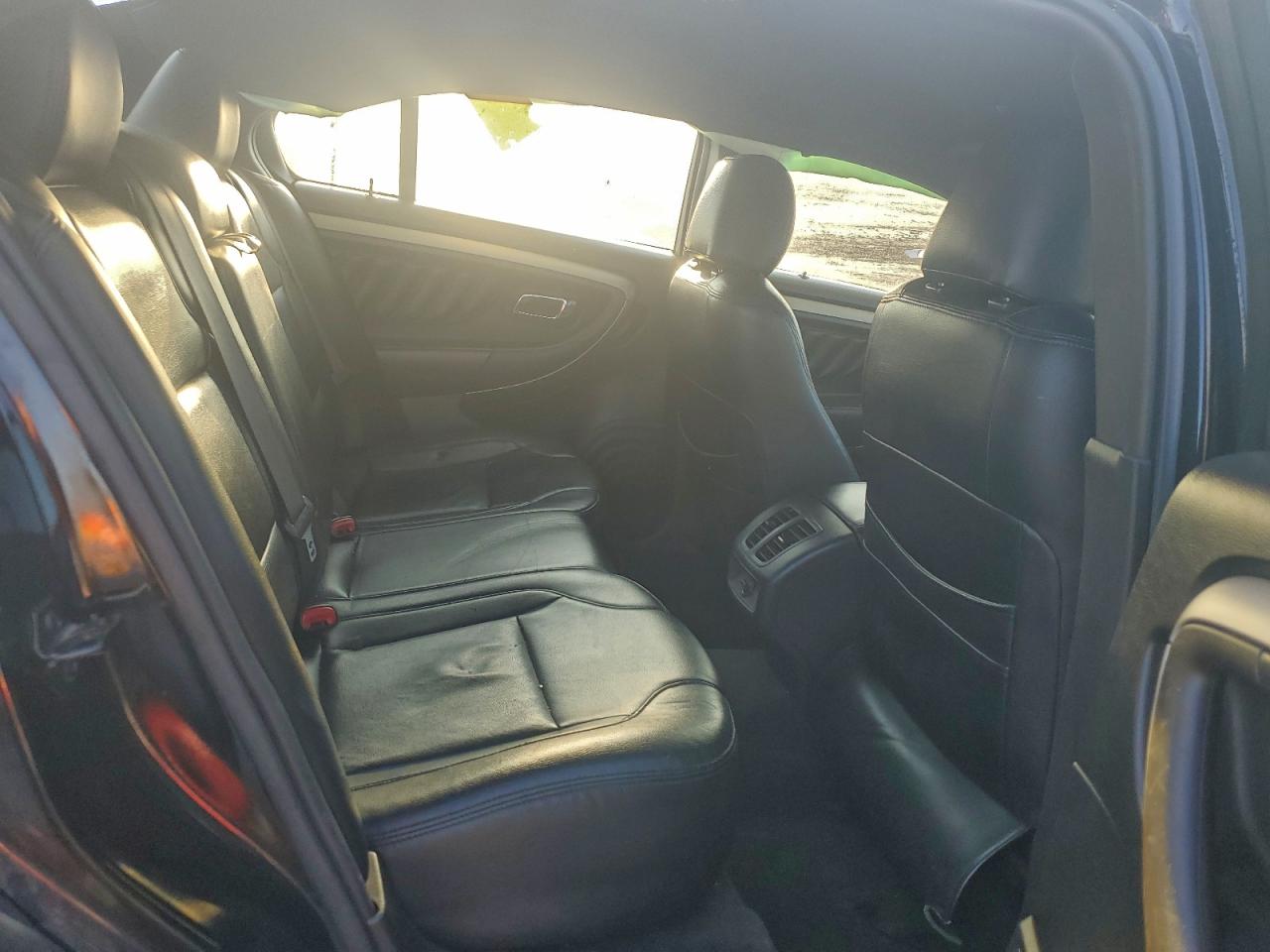 2016 FORD TAURUS SEL photo 10