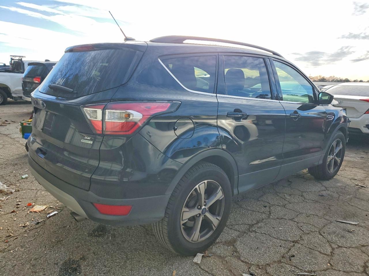 2017 FORD ESCAPE SE photo 7