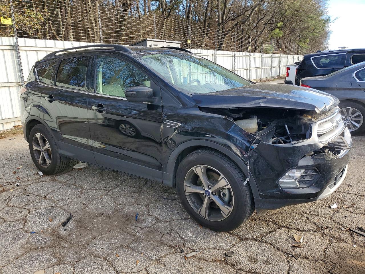 2017 FORD ESCAPE SE photo 10