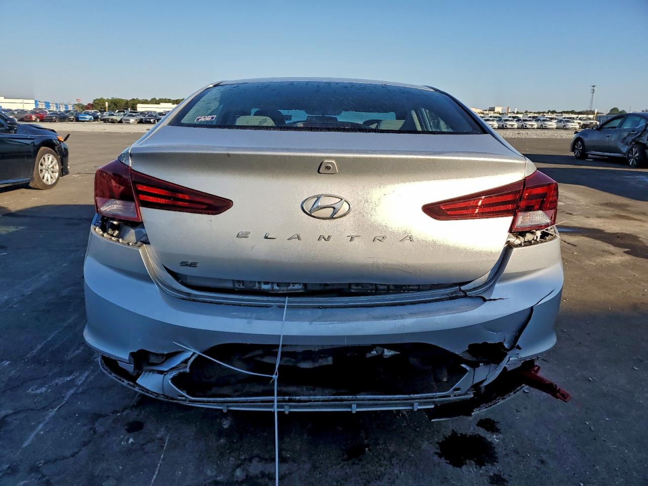 2019 HYUNDAI ELANTRA SE photo 16