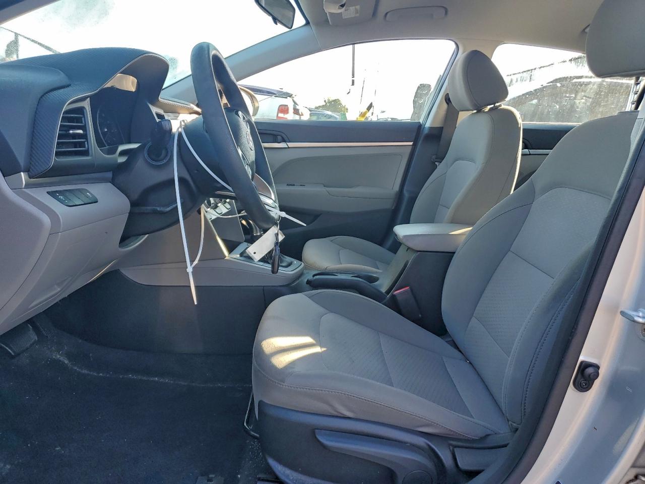 2019 HYUNDAI ELANTRA SE photo 19