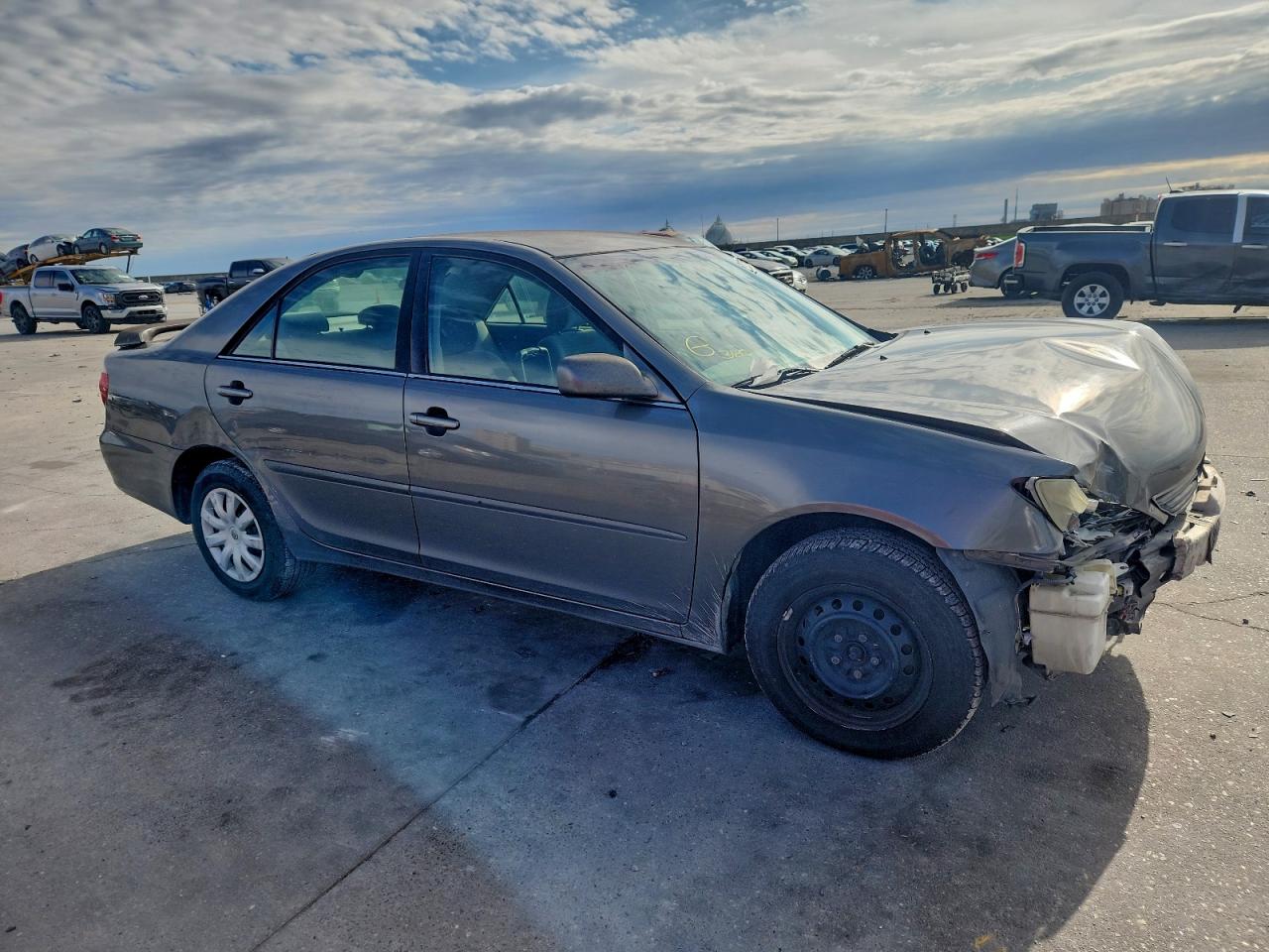 2005 TOYOTA CAMRY LE photo 4