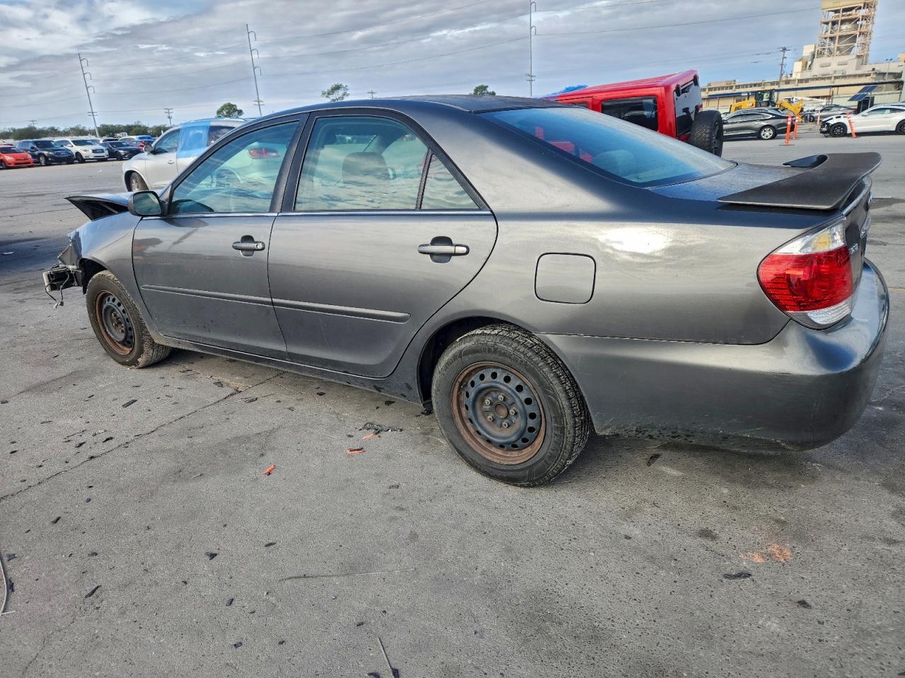 2005 TOYOTA CAMRY LE photo 2