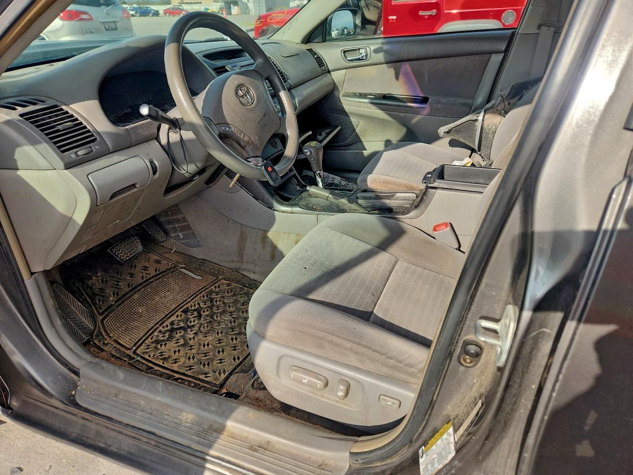 2005 TOYOTA CAMRY LE photo 7