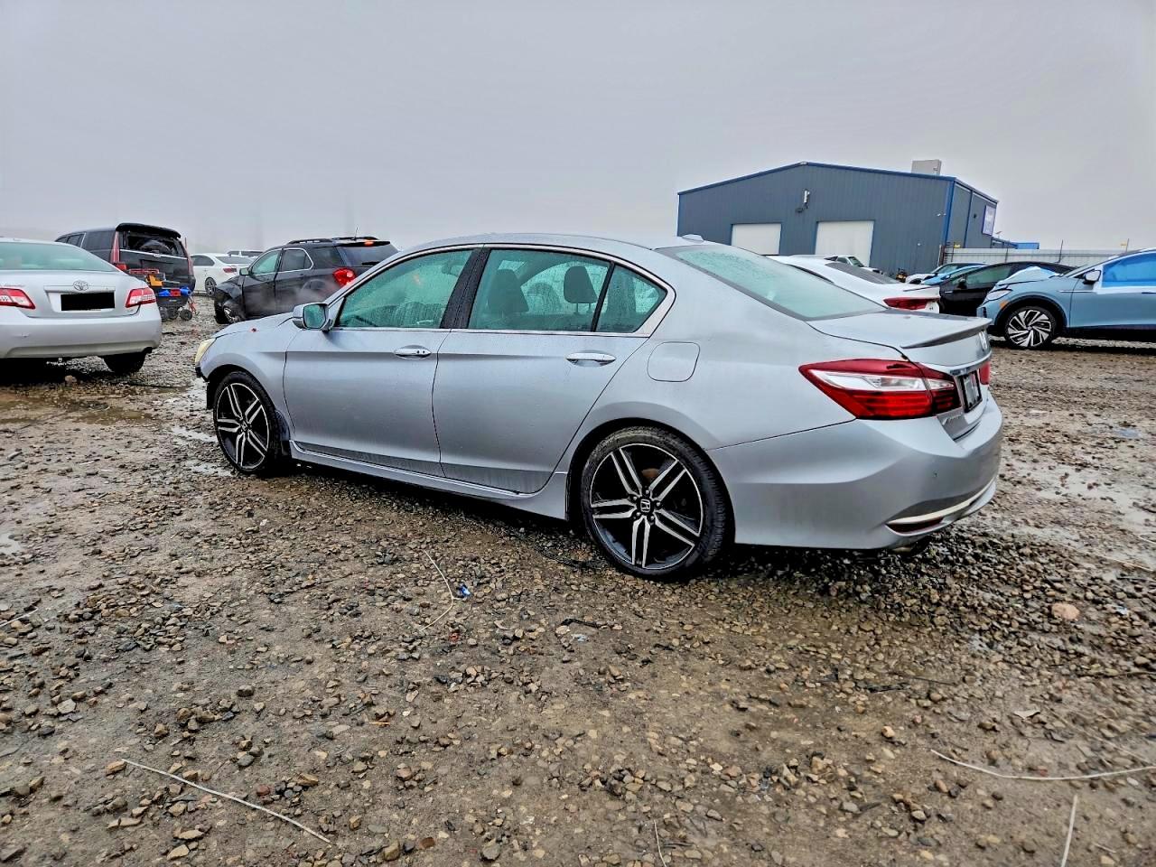 2016 HONDA ACCORD TOURING photo 2