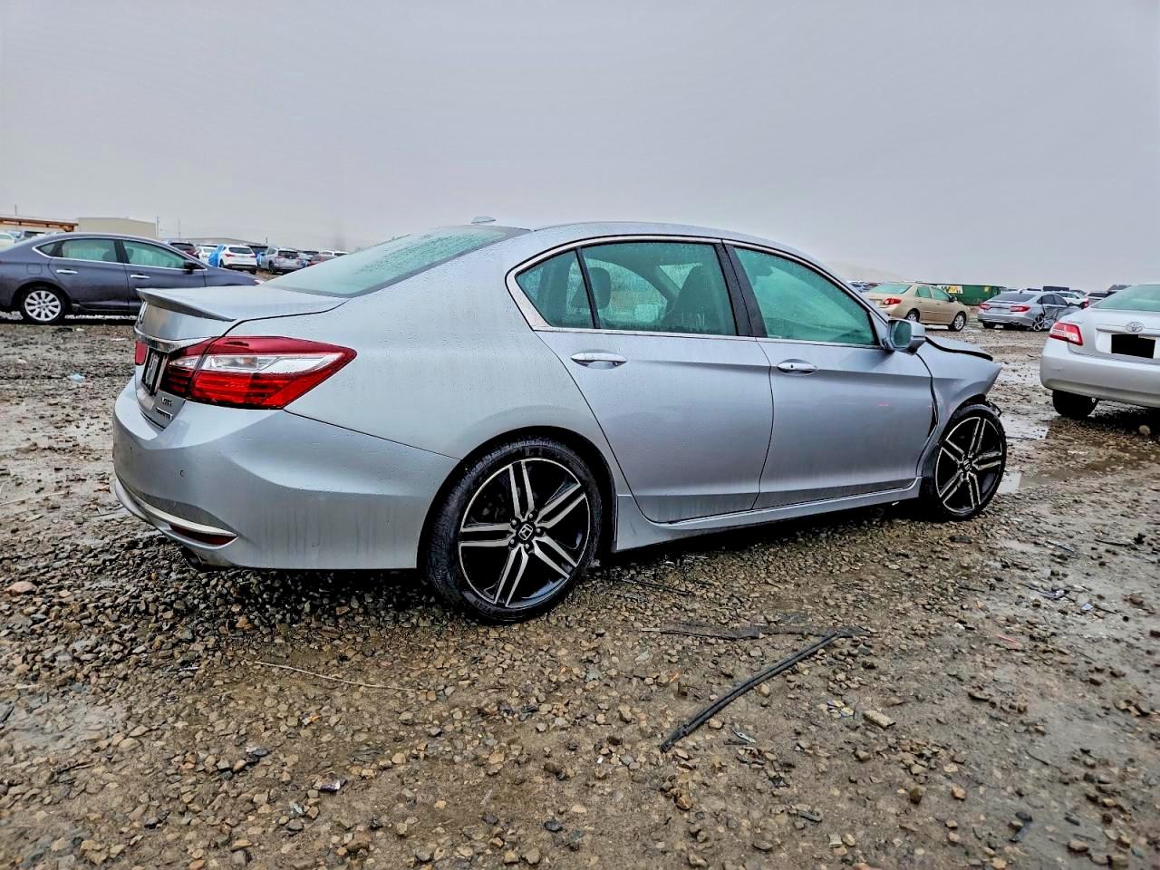 2016 HONDA ACCORD TOURING photo 3