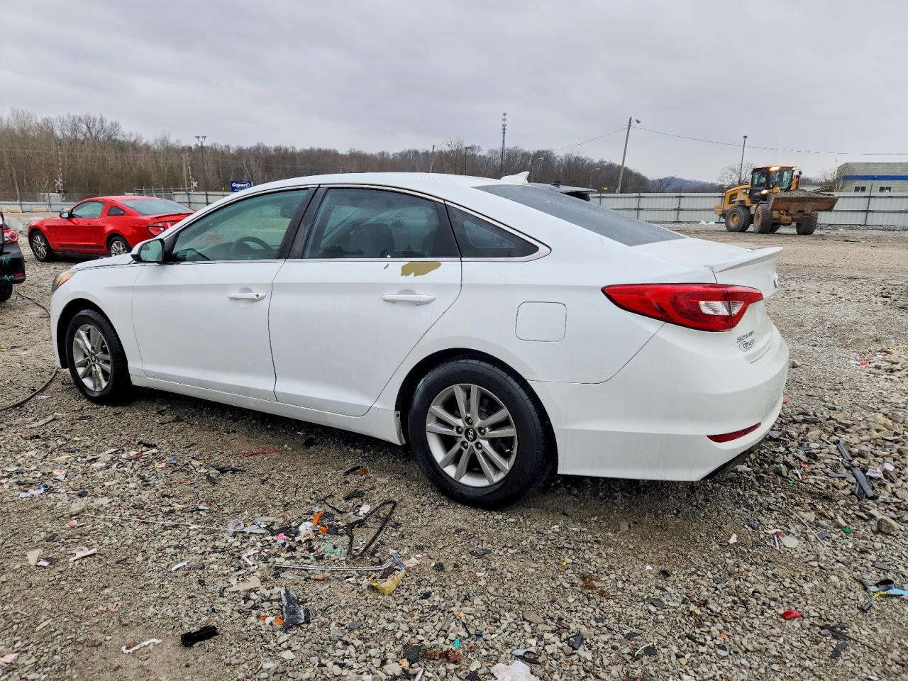 2015 HYUNDAI SONATA SE photo 2