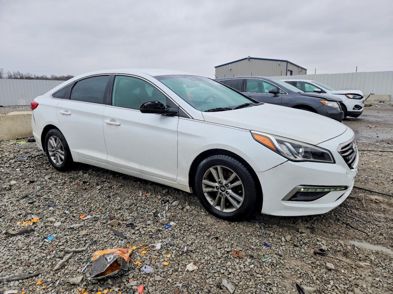 2015 HYUNDAI SONATA SE photo 4