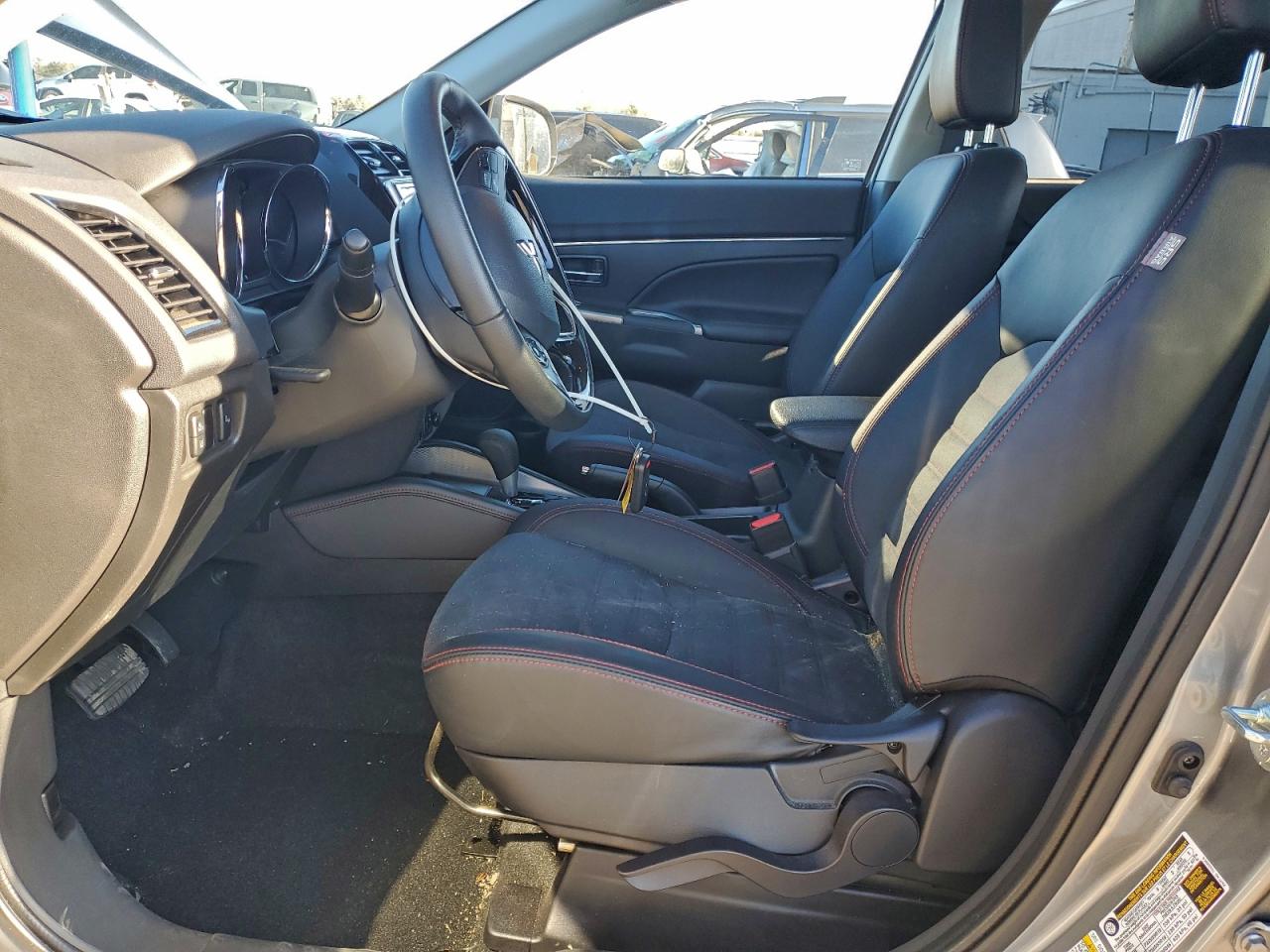 2025 MITSUBISHI OUTLANDER SPORT S photo 7