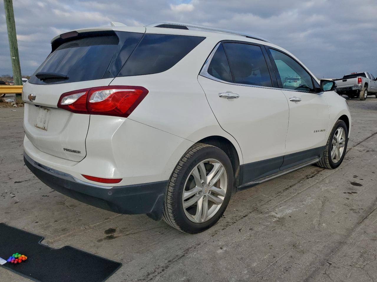 2019 CHEVROLET EQUINOX PREMIER photo 3