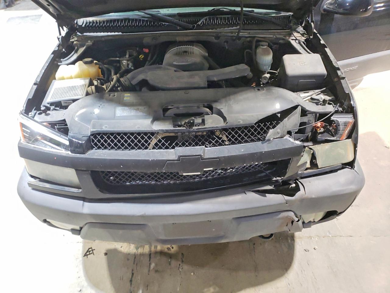 2004 CHEVROLET AVALANCHE K1500 photo 11