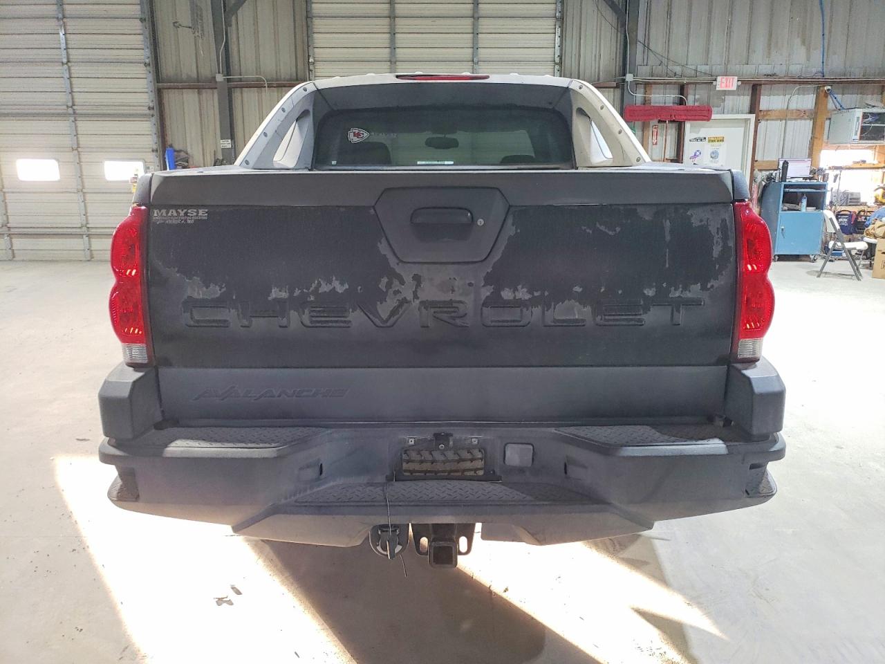 2004 CHEVROLET AVALANCHE K1500 photo 6