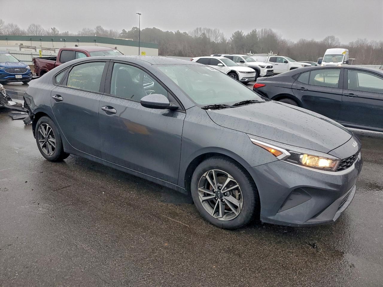 2023 KIA FORTE LX photo 4