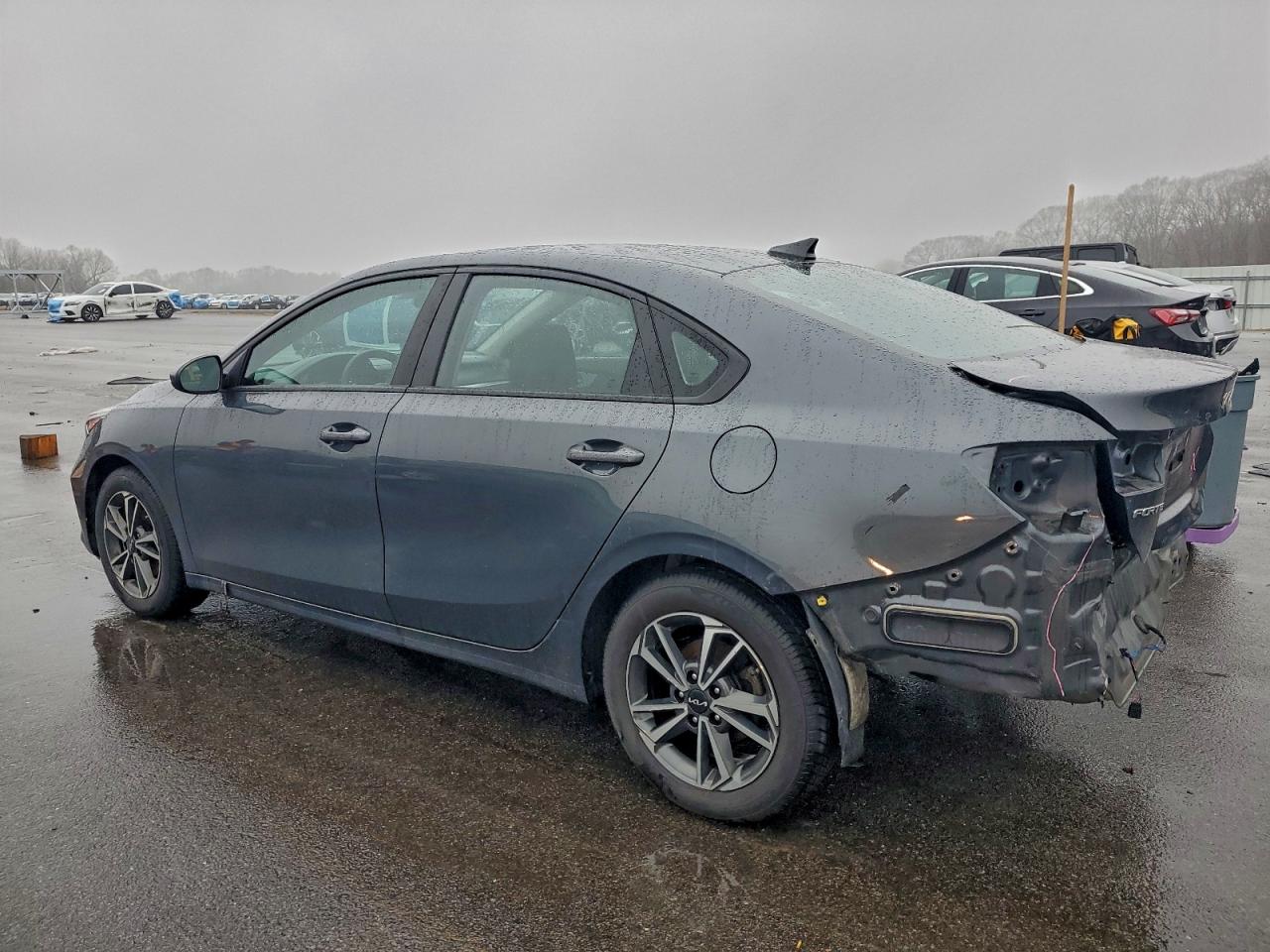 2023 KIA FORTE LX photo 2