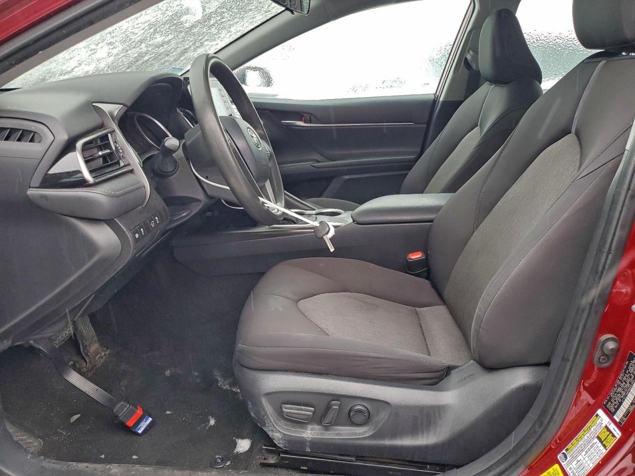 2021 TOYOTA CAMRY LE photo 19