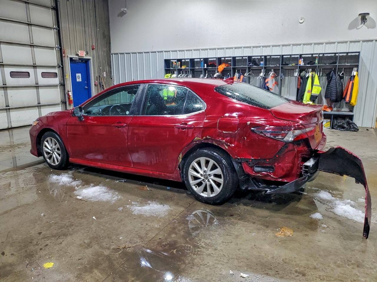 2021 TOYOTA CAMRY LE photo 4