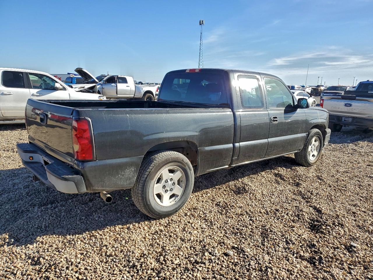 2005 CHEVROLET SILVERADO C1500 photo 3