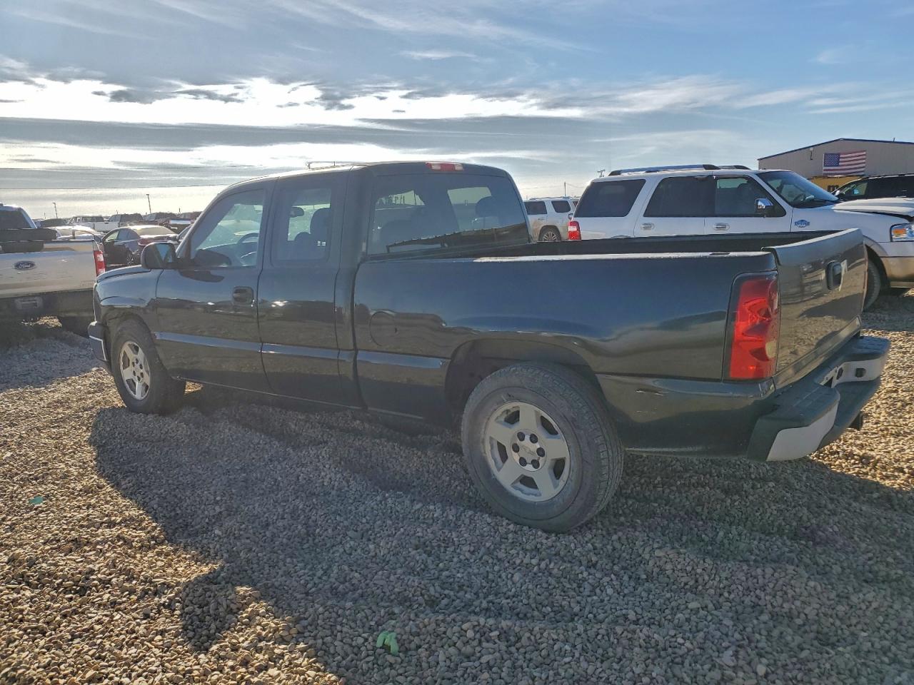 2005 CHEVROLET SILVERADO C1500 photo 2