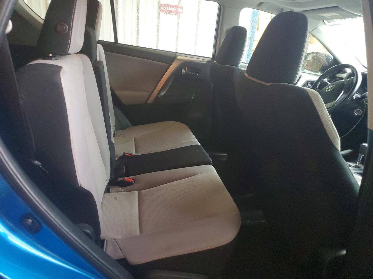 2017 TOYOTA RAV4 XLE photo 11