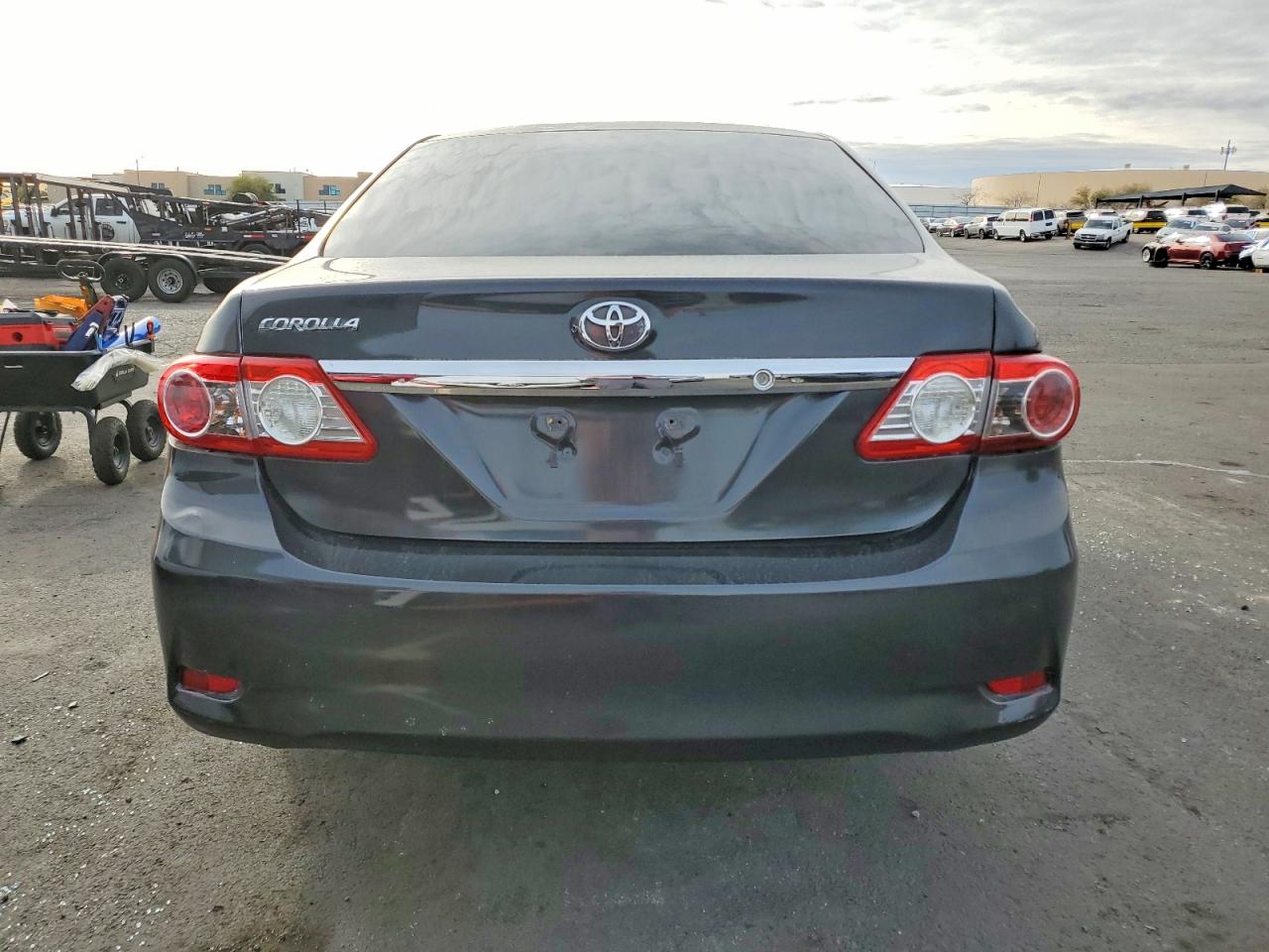 2013 TOYOTA COROLLA photo 6
