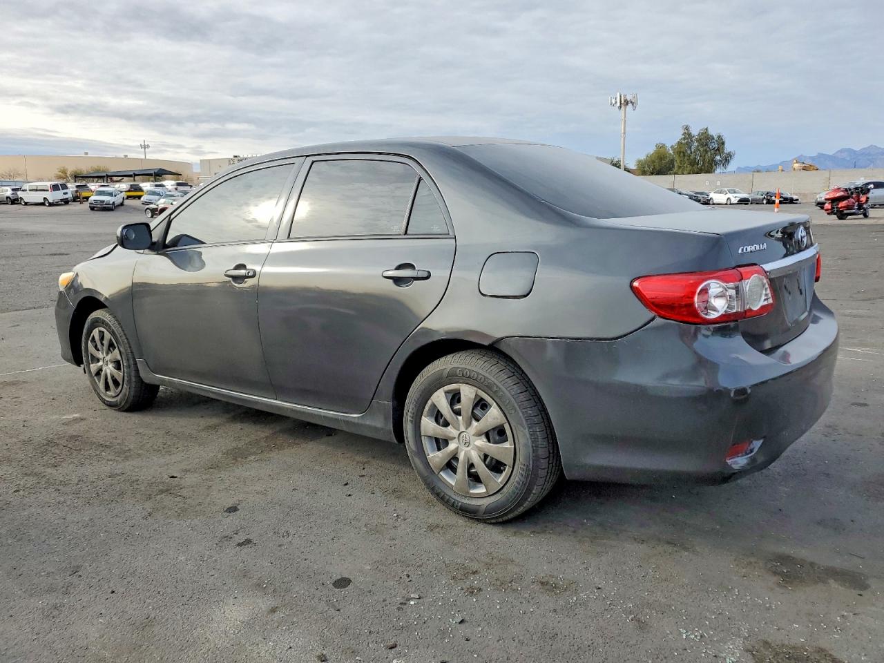 2013 TOYOTA COROLLA photo 2