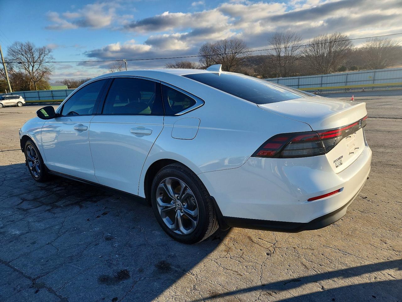 2024 HONDA ACCORD EX photo 2