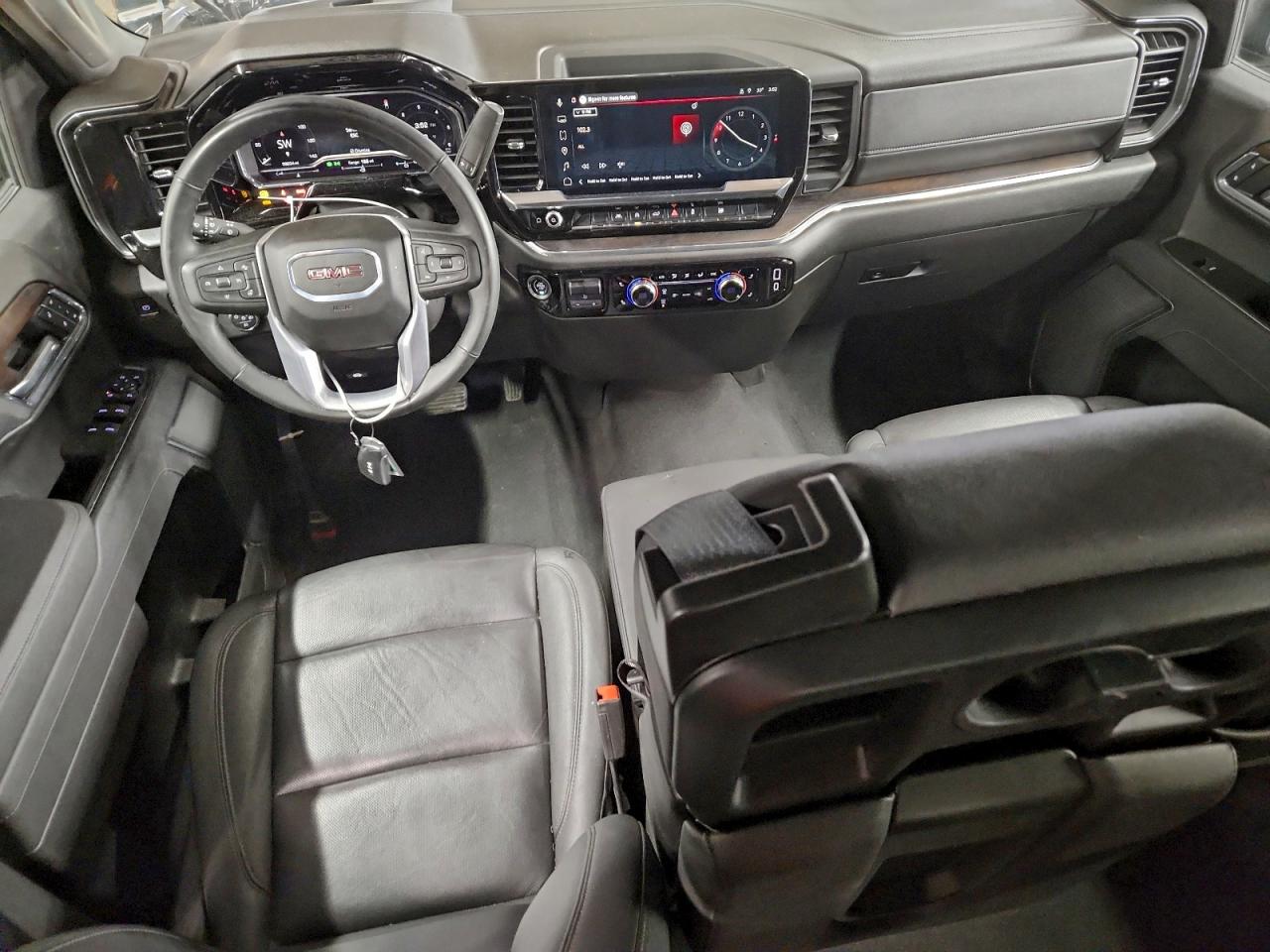 2025 GMC SIERRA K1500 SLT photo 8