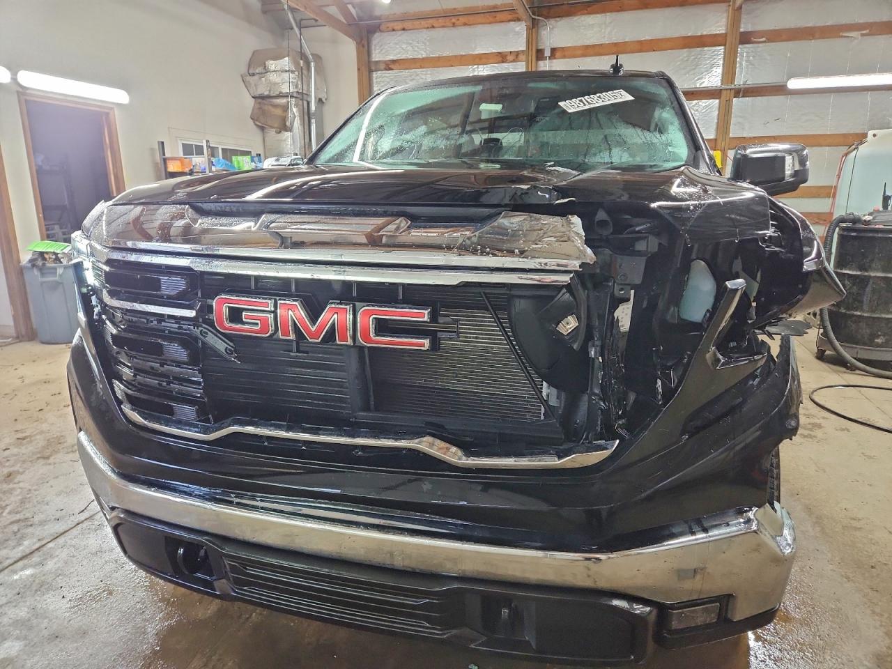 2025 GMC SIERRA K1500 SLT photo 5