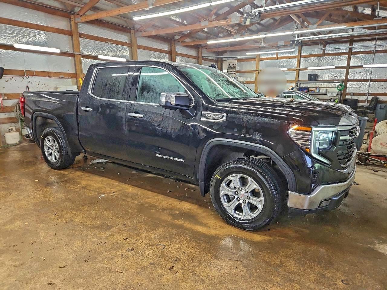 2025 GMC SIERRA K1500 SLT photo 4