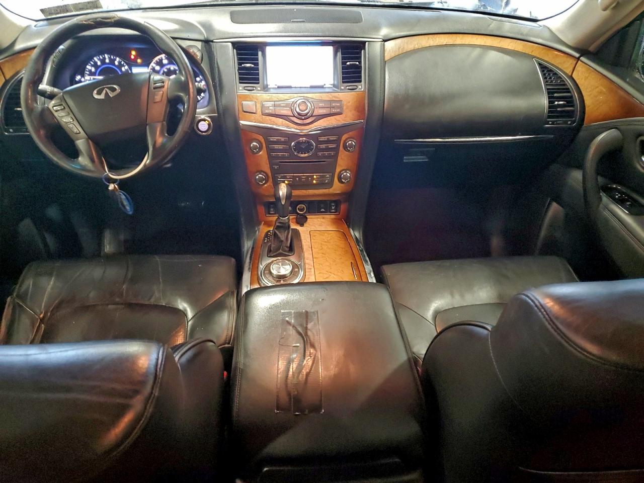 2011 INFINITI QX56 photo 8