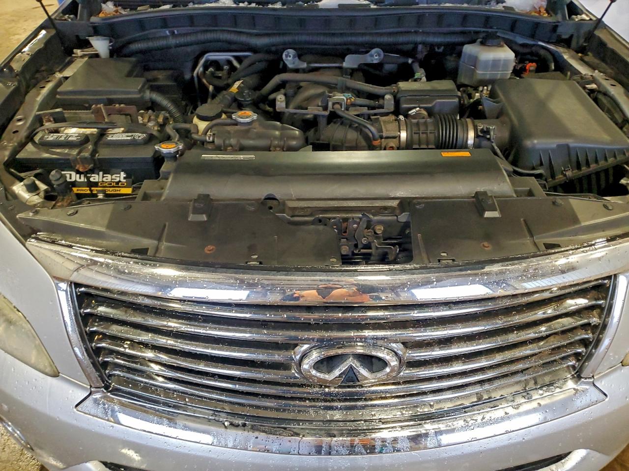 2011 INFINITI QX56 photo 12