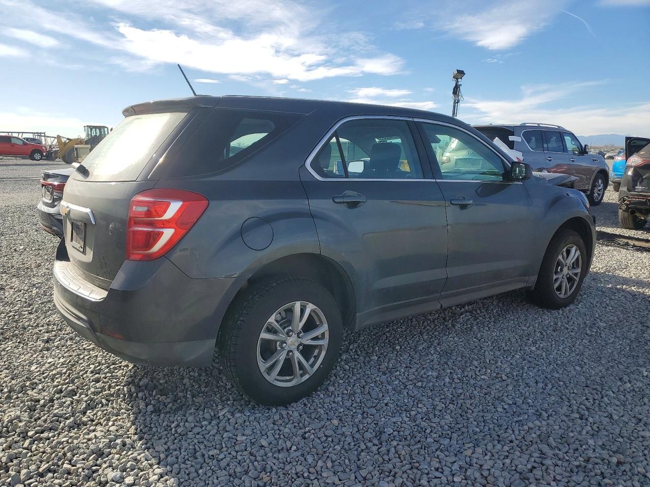 2017 CHEVROLET EQUINOX LS photo 3