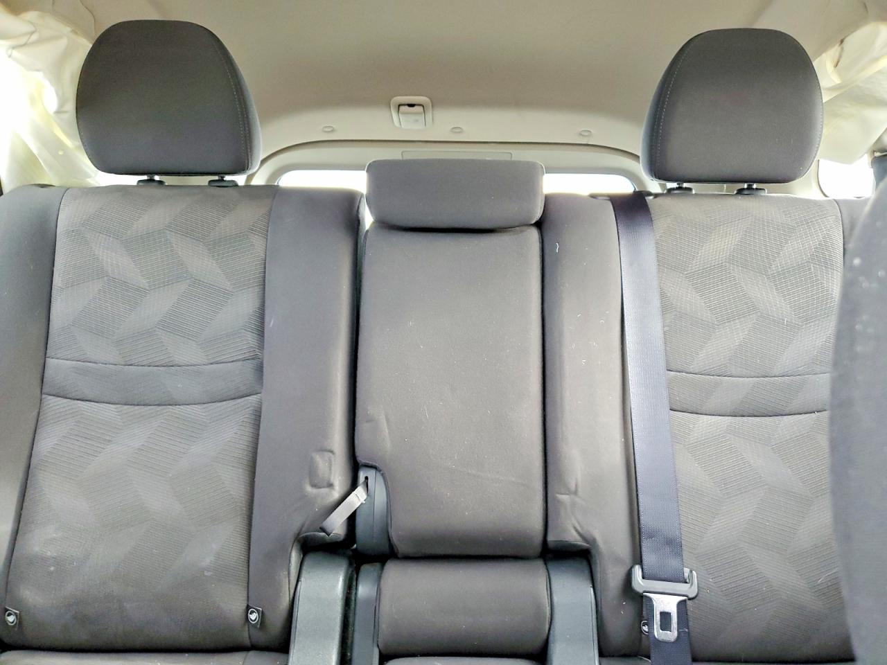 2016 NISSAN ROGUE S photo 10