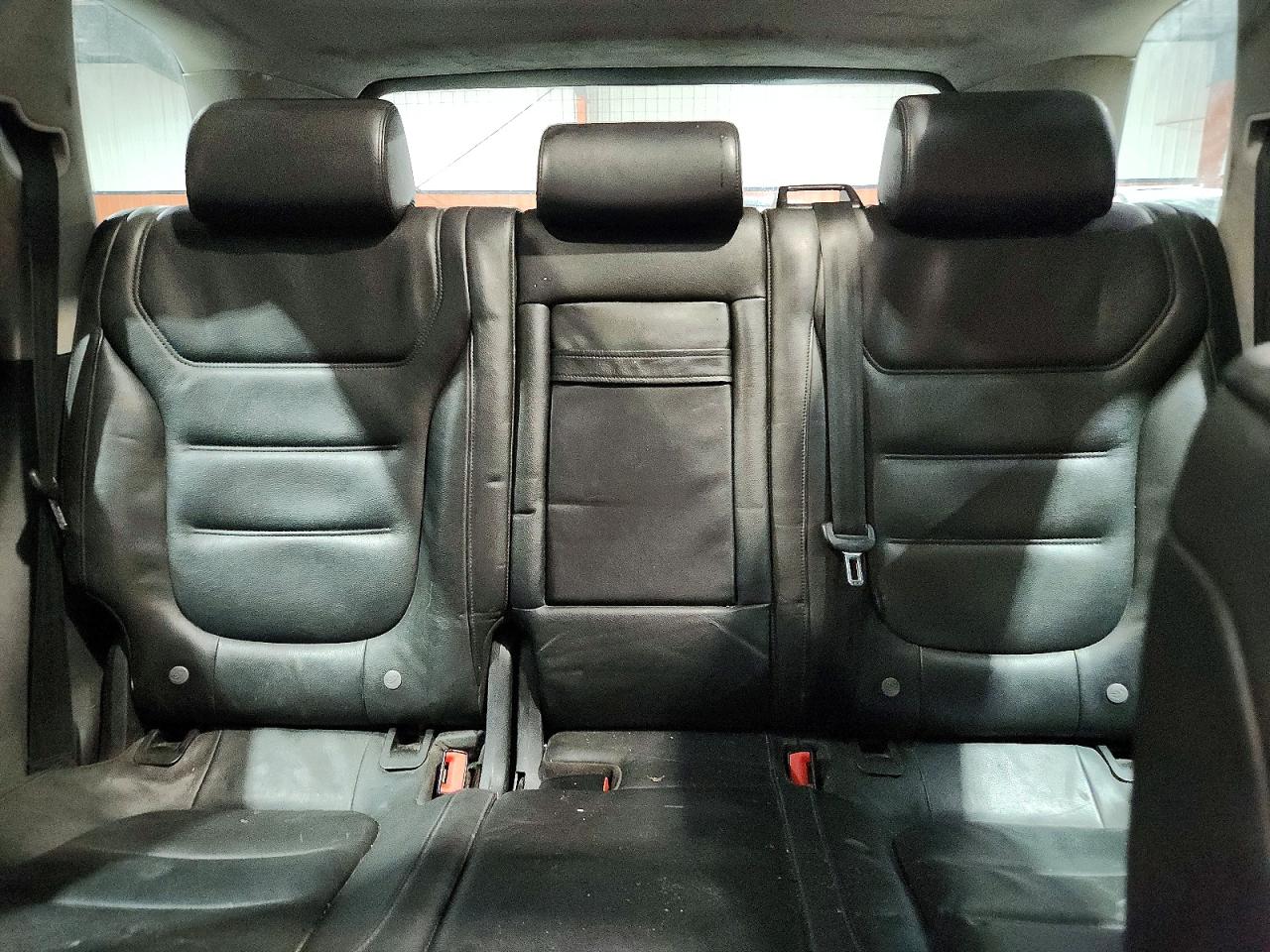 2012 VOLKSWAGEN TOUAREG V6 photo 10