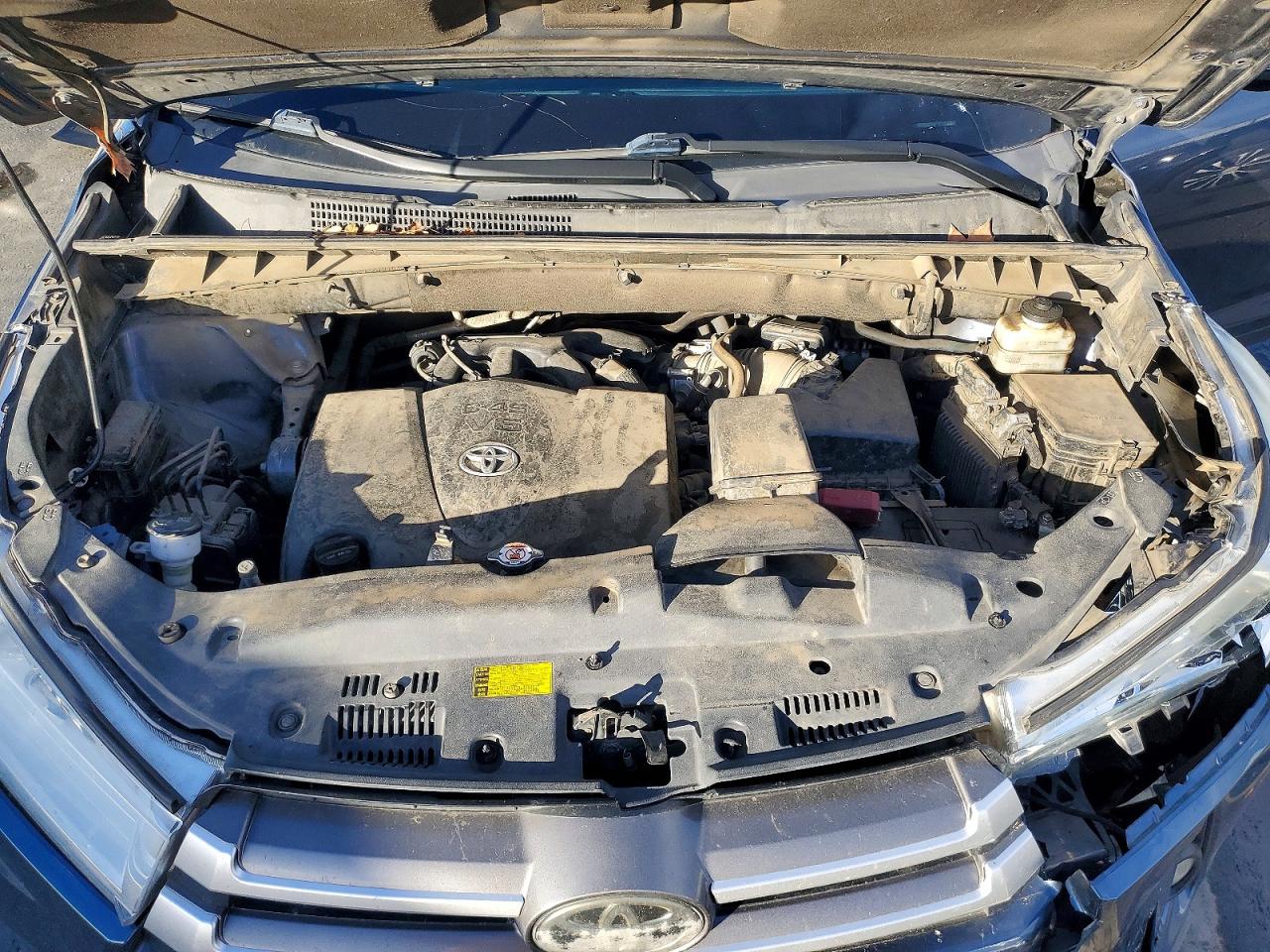 2019 TOYOTA HIGHLANDER LE photo 12