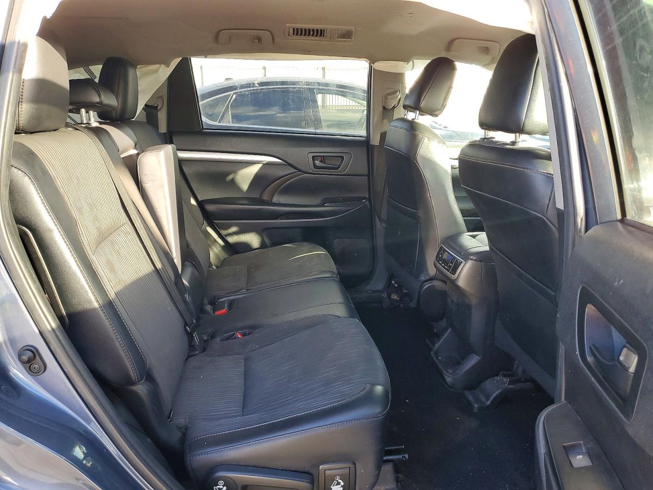 2019 TOYOTA HIGHLANDER LE photo 11