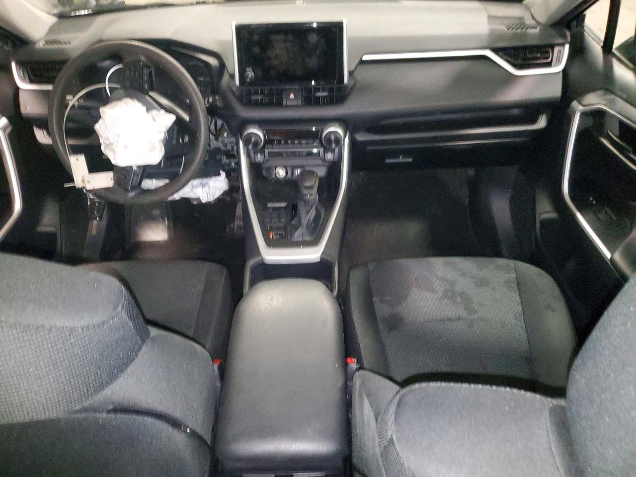 2024 TOYOTA RAV4 LE photo 8
