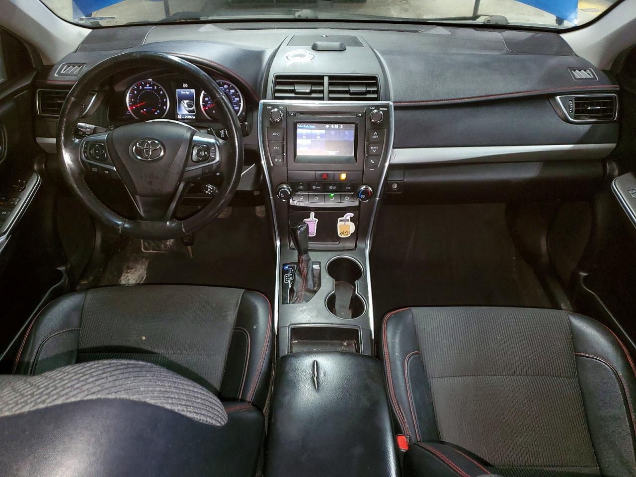 2017 TOYOTA CAMRY LE photo 22