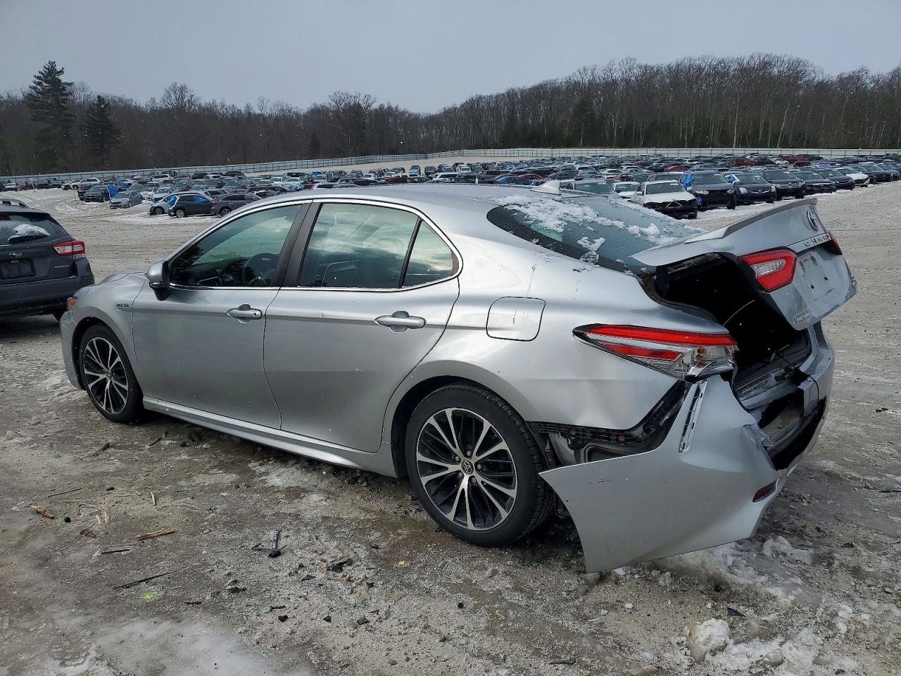 2018 TOYOTA CAMRY HYBRID photo 2