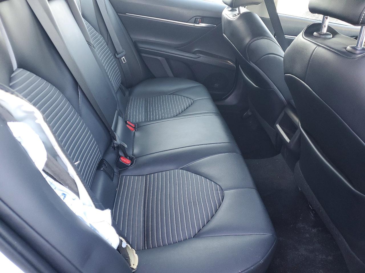 2021 TOYOTA CAMRY SE photo 10