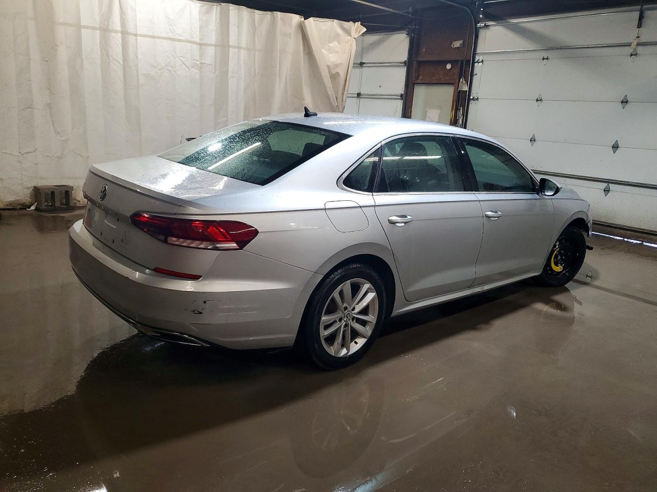 2020 VOLKSWAGEN PASSAT SE photo 3