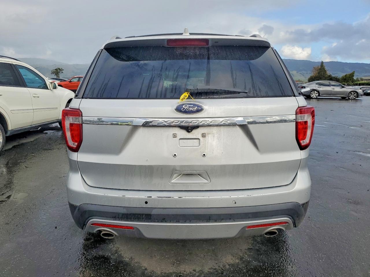 2016 FORD EXPLORER XLT photo 6