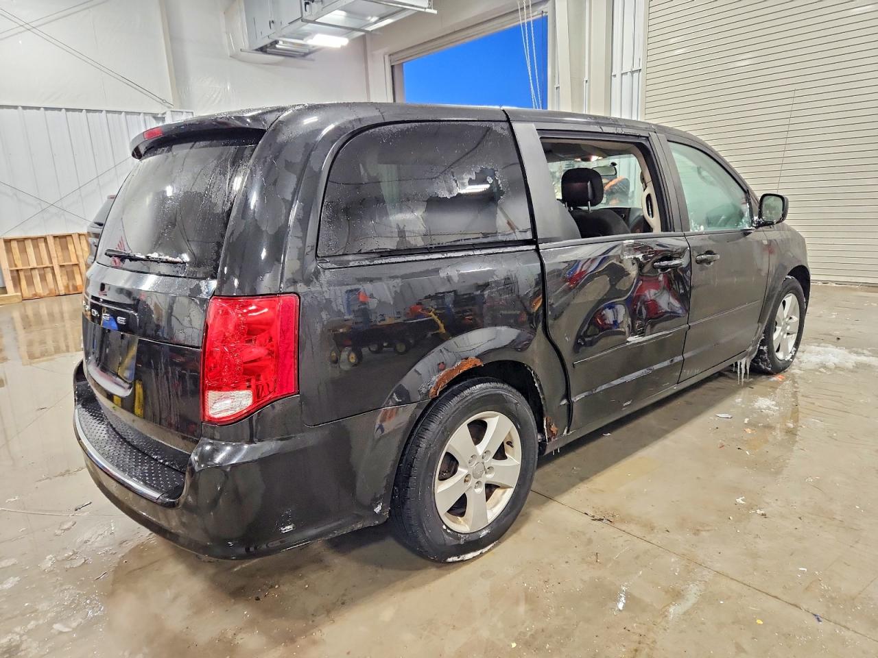 2013 DODGE GRAND CARAVAN SE photo 3