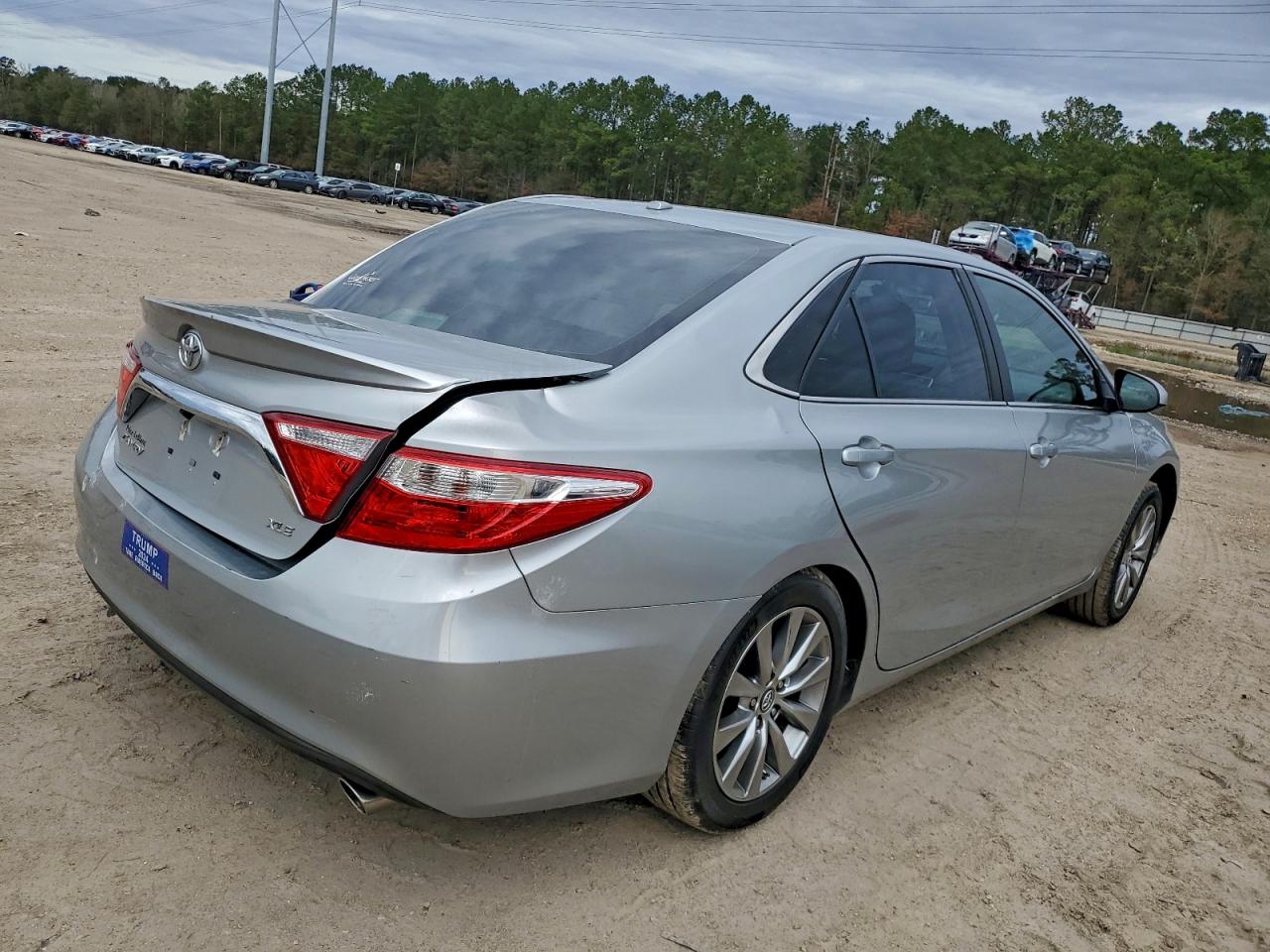 2017 TOYOTA CAMRY LE photo 9