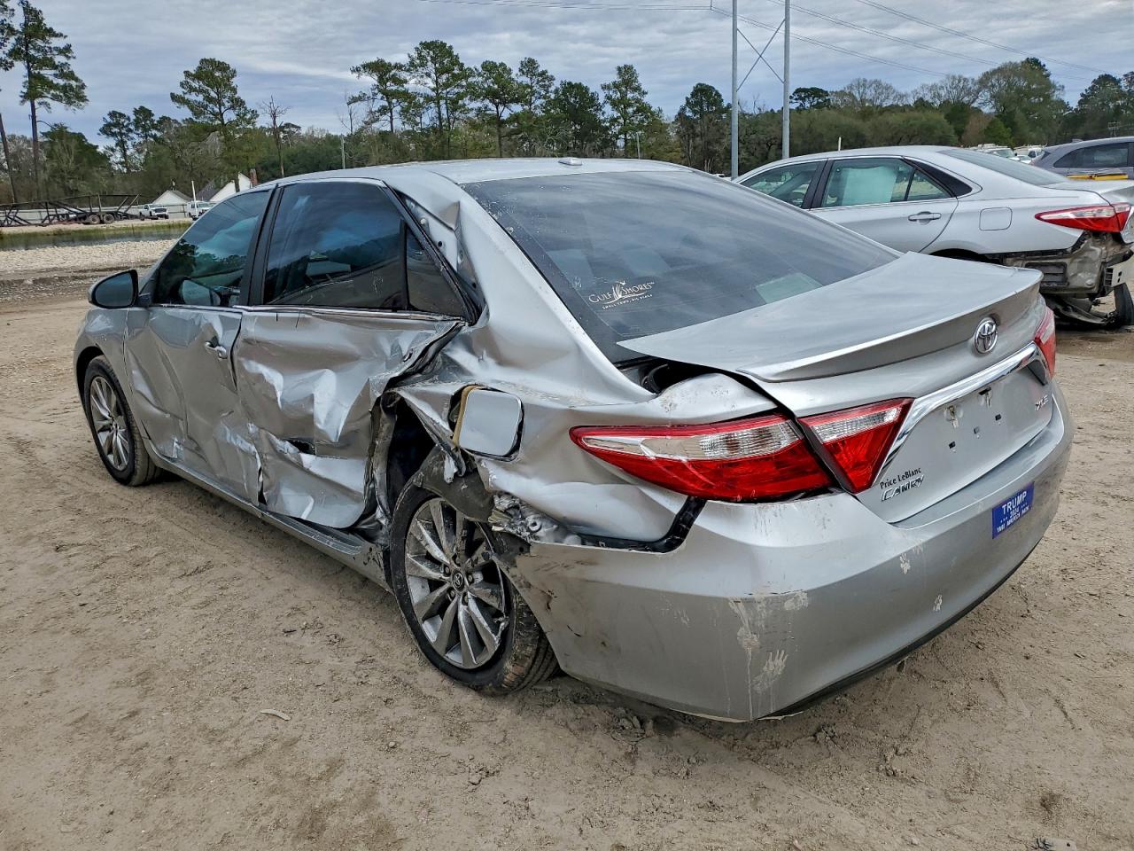 2017 TOYOTA CAMRY LE photo 5