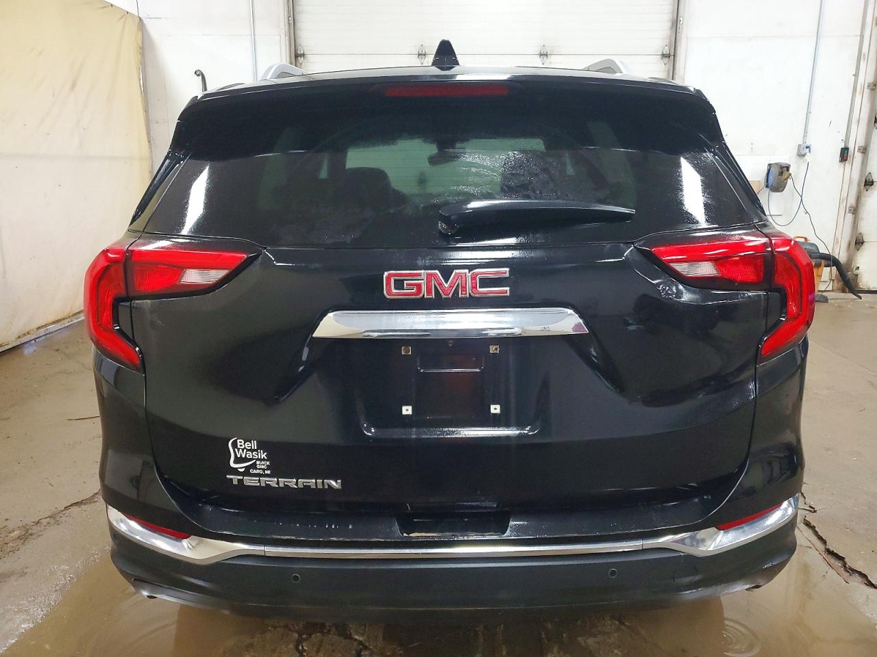 2018 GMC TERRAIN SLT photo 6