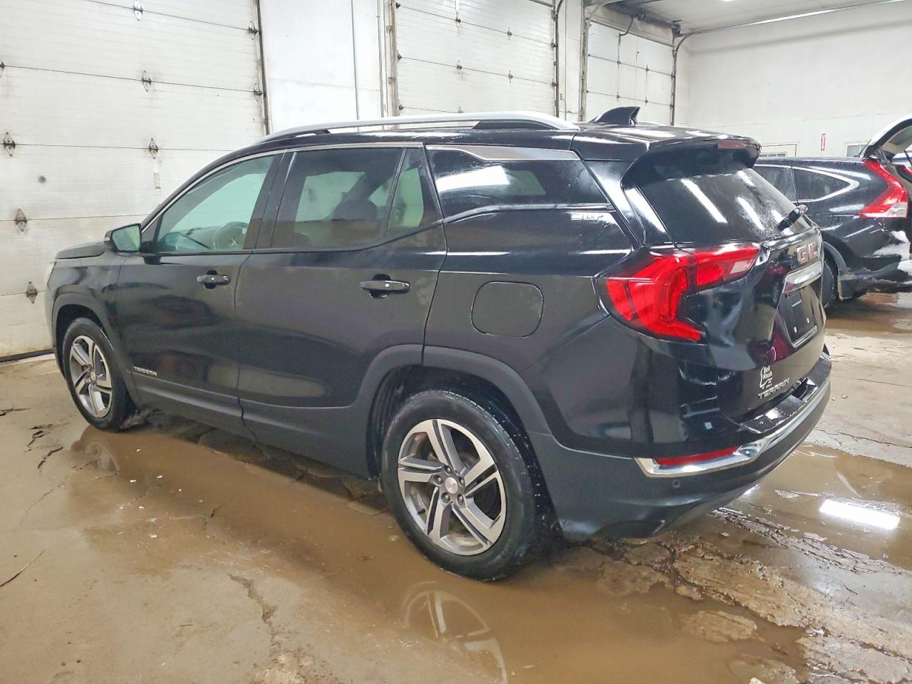 2018 GMC TERRAIN SLT photo 2