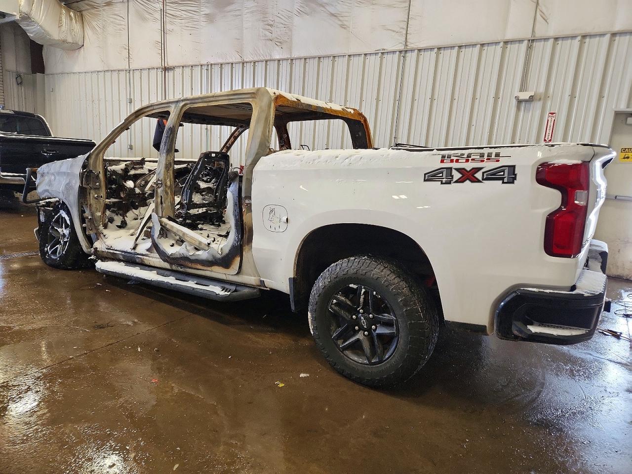 2019 CHEVROLET SILVERADO K1500 LT TRAIL BOSS photo 2